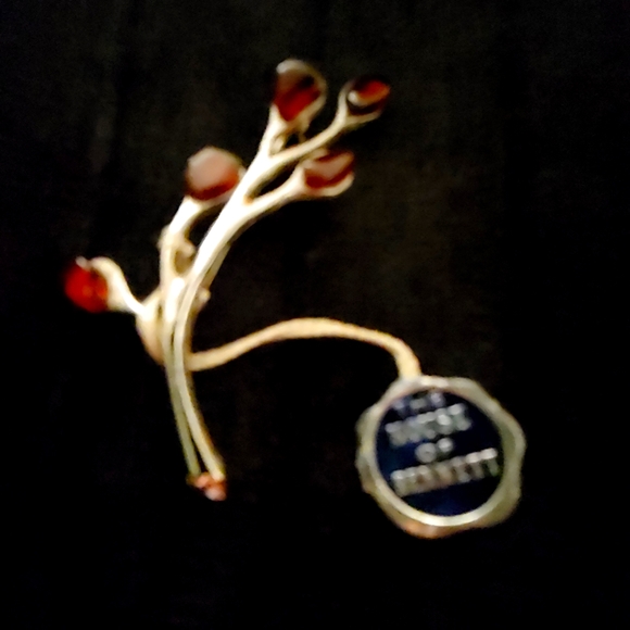 The House of Bennett Jewelry - Vtg The House of Bennett Garnet Leaf Brooch